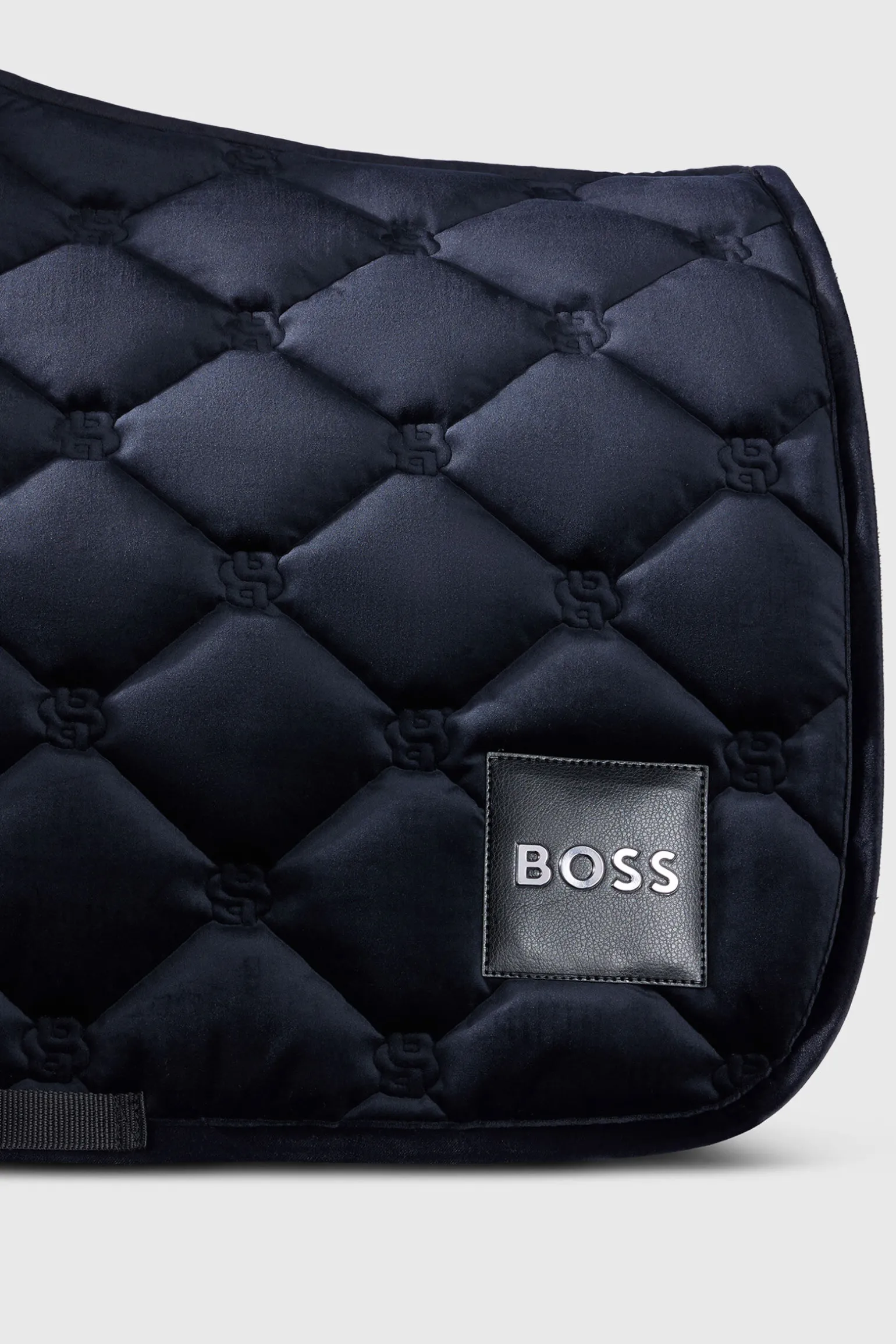 Boss salunderlag sprang i fløyel